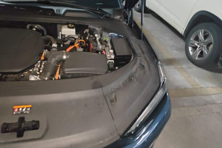 Used Geely Galaxy 8 2025 130km EM-i Flagship Edition Engine Bay Left