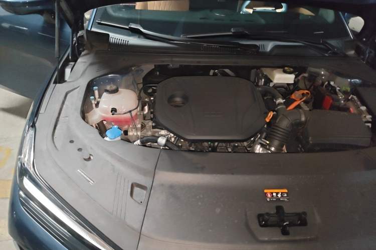 Used Geely Galaxy 8 2025 130km EM-i Flagship Edition Engine Bay Right