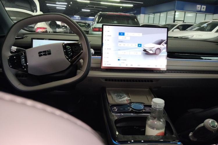 Used Geely Galaxy 8 2025 130km EM-i Deluxe Edition Center Console