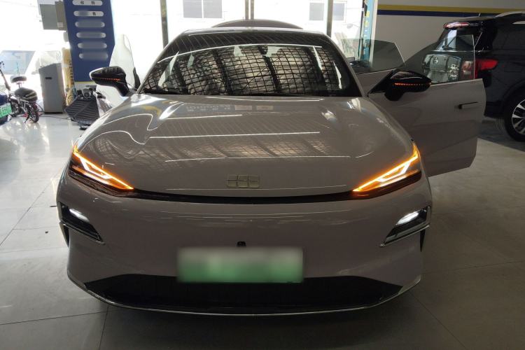 Used Geely Galaxy 8 2025 130km EM-i Deluxe Edition Front
