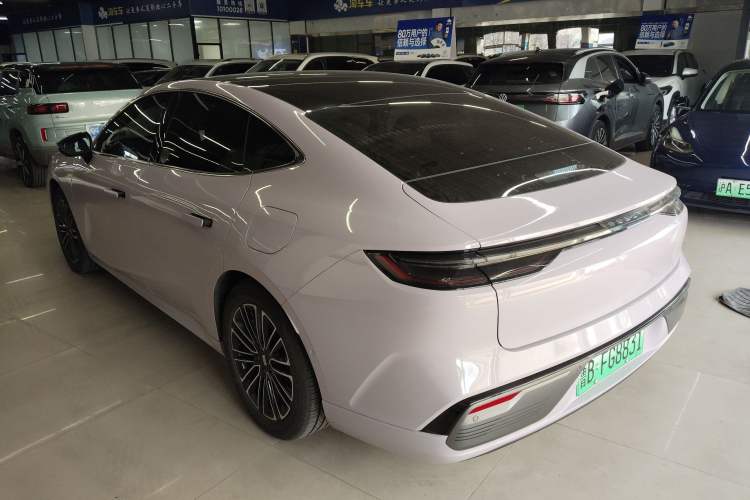 Used Geely Galaxy 8 2025 130km EM-i Deluxe Edition Rear Left 45 Deg