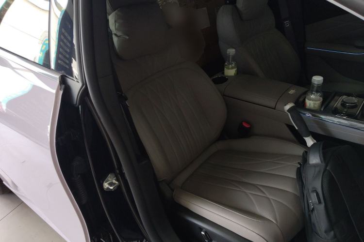 Used Geely Galaxy 8 2025 130km EM-i Deluxe Edition Right Front Seat