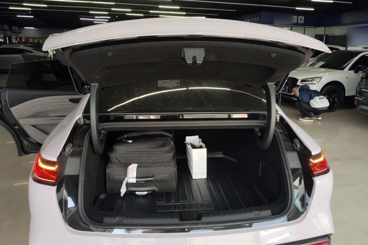 Used Geely Galaxy 8 2025 130km EM-i Deluxe Edition Trunk
