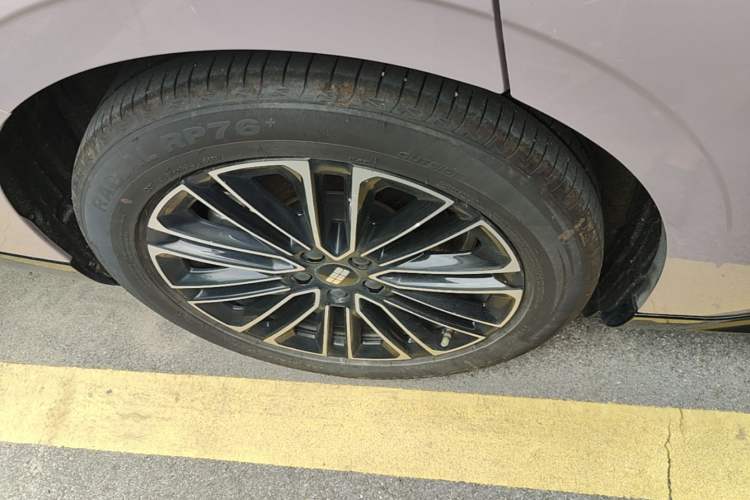 Used Geely Galaxy 8 2025 60km EM-i Luxury Edition Right Rear Wheel Hub