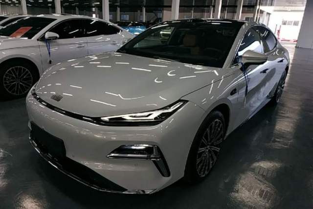 Used Geely Galaxy 8 2025 130km EM-P Starship Edition