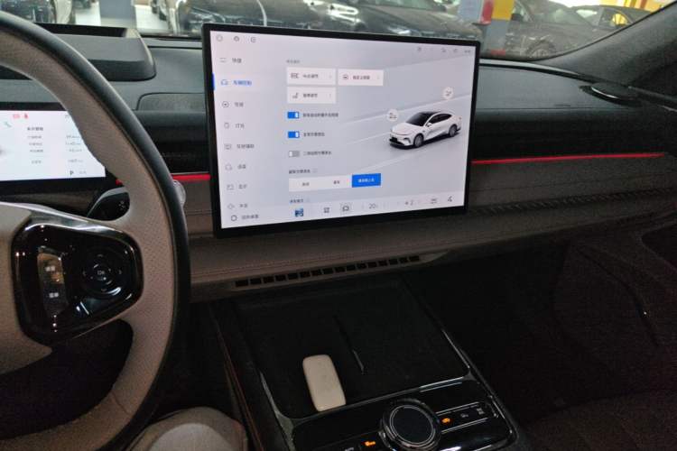 Used Geely Galaxy 8 2025 130km EM-i Flagship Edition Audio And AC Panel