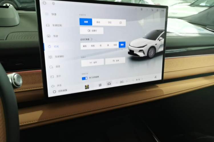 Used Geely Galaxy 8 2025 130km EM-i Flagship Edition Audio And AC Panel