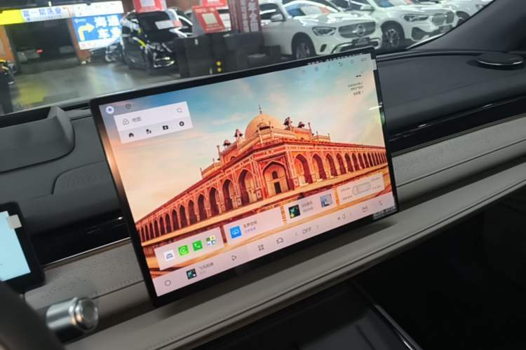 Used Geely Galaxy 8 2025 130km EM-P Starship Edition Audio And AC Panel