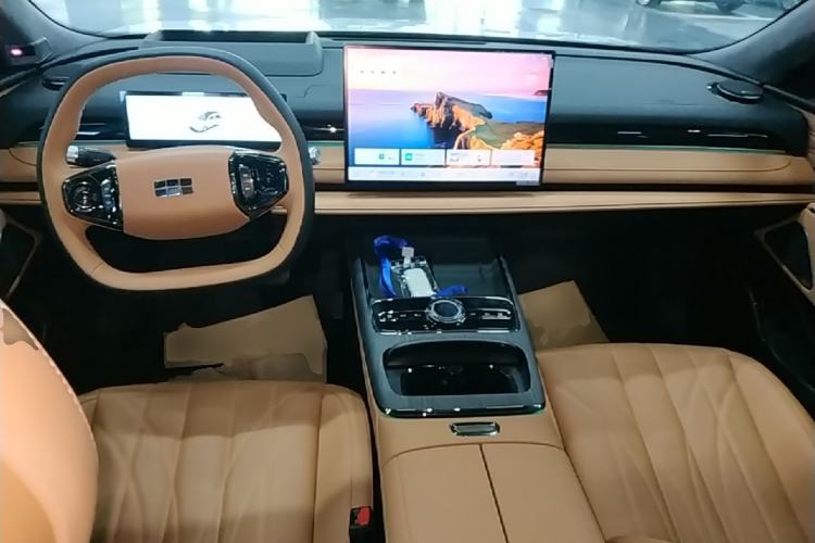 Used Geely Galaxy 8 2025 130km EM-P Starship Edition Center Console