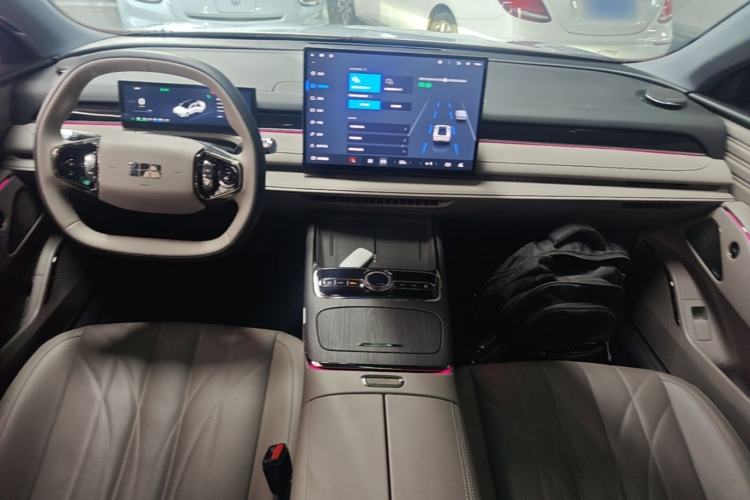 Used Geely Galaxy 8 2025 130km EM-i Deluxe Edition Center Console