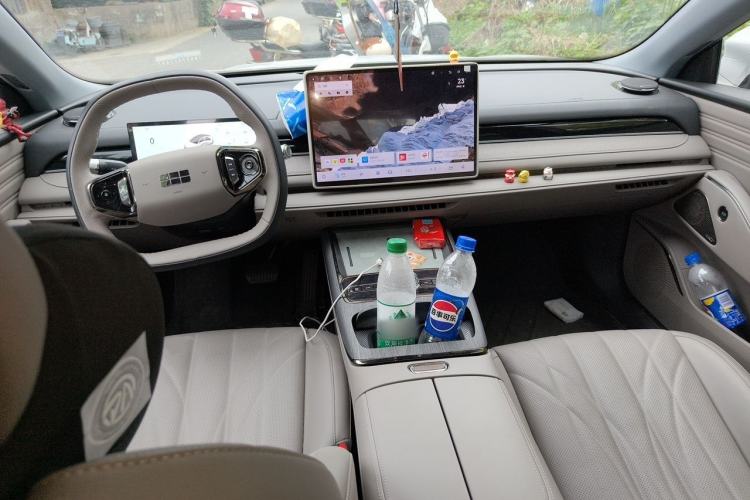 Used Geely Galaxy 8 2025 130km EM-i Deluxe Edition Center Console