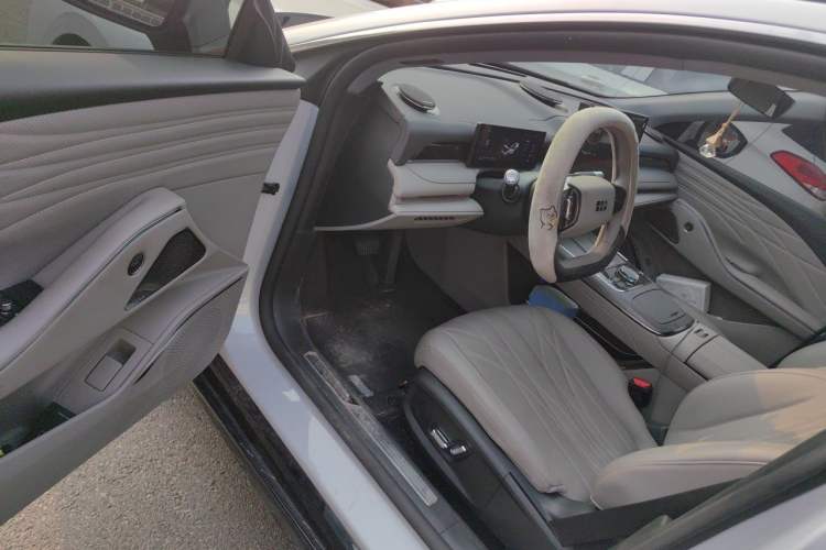 Used Geely Galaxy 8 2025 130km EM-i Deluxe Edition Driver Seat