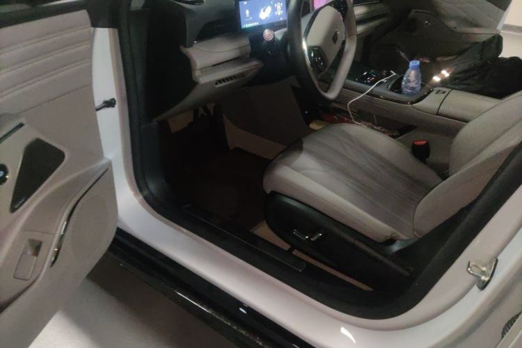 Used Geely Galaxy 8 2025 130km EM-i Prestige Edition Driver Seat