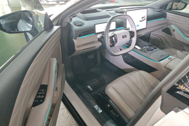 Used Geely Galaxy 8 2025 130km EM-i Flagship Edition Driver Seat