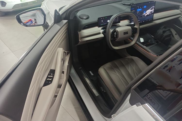 Used Geely Galaxy 8 2025 130km EM-i Deluxe Edition Driver Seat