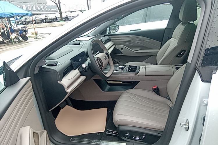 Used Geely Galaxy 8 2025 130km EM-i Flagship Edition Driver Seat