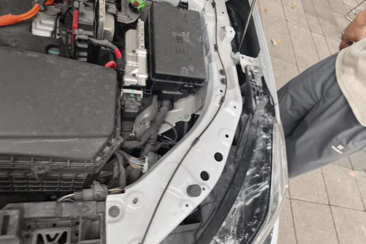 Used Geely Galaxy 8 2025 130km EM-i Flagship Edition Engine Bay Left
