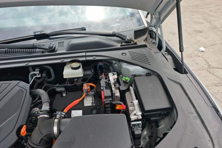 Used Geely Galaxy 8 2025 130km EM-i Prestige Edition Engine Bay Left