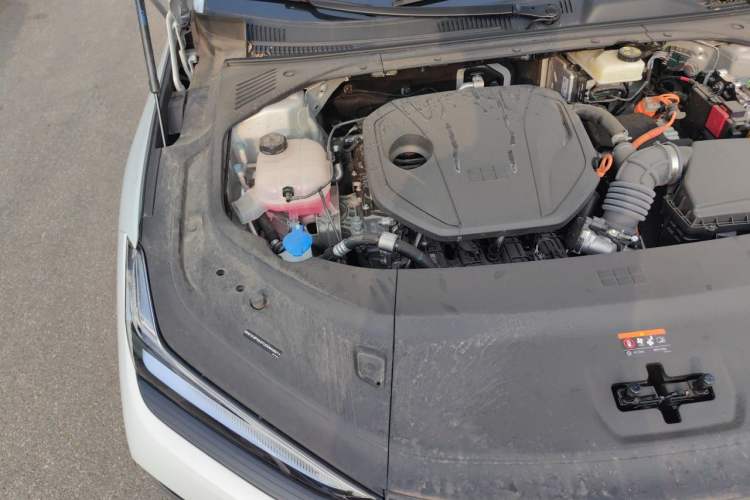 Used Geely Galaxy 8 2025 130km EM-i Deluxe Edition Engine Bay Right