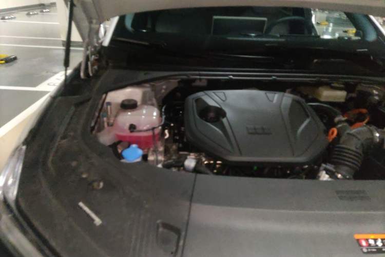 Used Geely Galaxy 8 2025 130km EM-i Prestige Edition Engine Bay Right