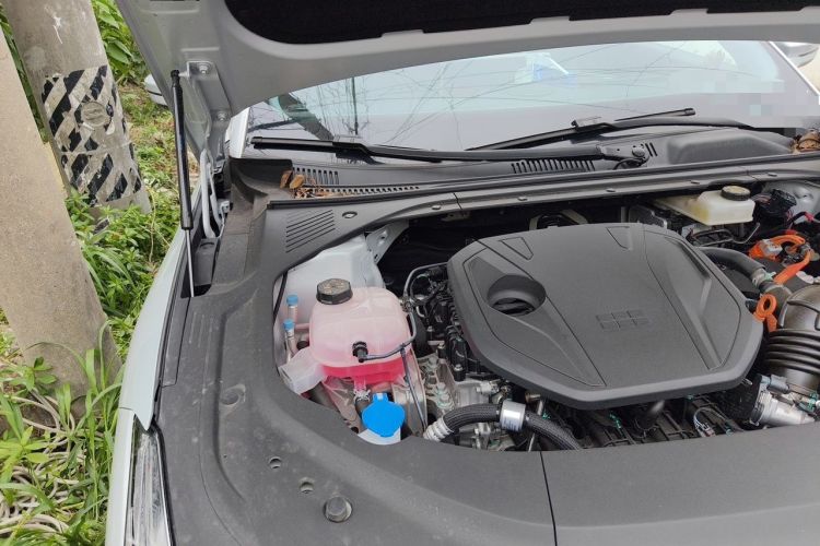 Used Geely Galaxy 8 2025 130km EM-i Deluxe Edition Engine Bay Right