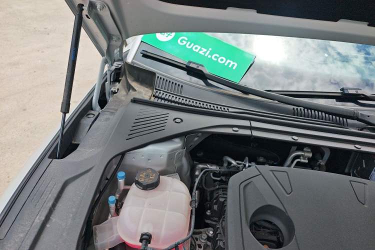 Used Geely Galaxy 8 2025 130km EM-i Prestige Edition Engine Bay Right
