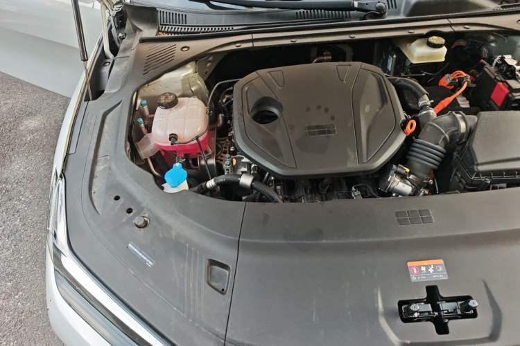 Used Geely Galaxy 8 2025 130km EM-i Flagship Edition Engine Bay Right