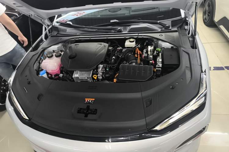 Used Geely Galaxy 8 2025 130km EM-P Starship Edition Engine Bay