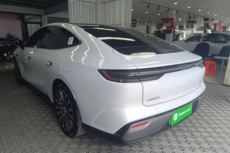 Used Geely Galaxy 8 2025 130km EM-i Flagship Edition Exterior 2