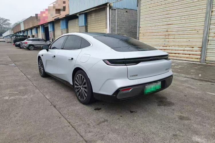 Used Geely Galaxy 8 2025 130km EM-i Flagship Edition Exterior 2