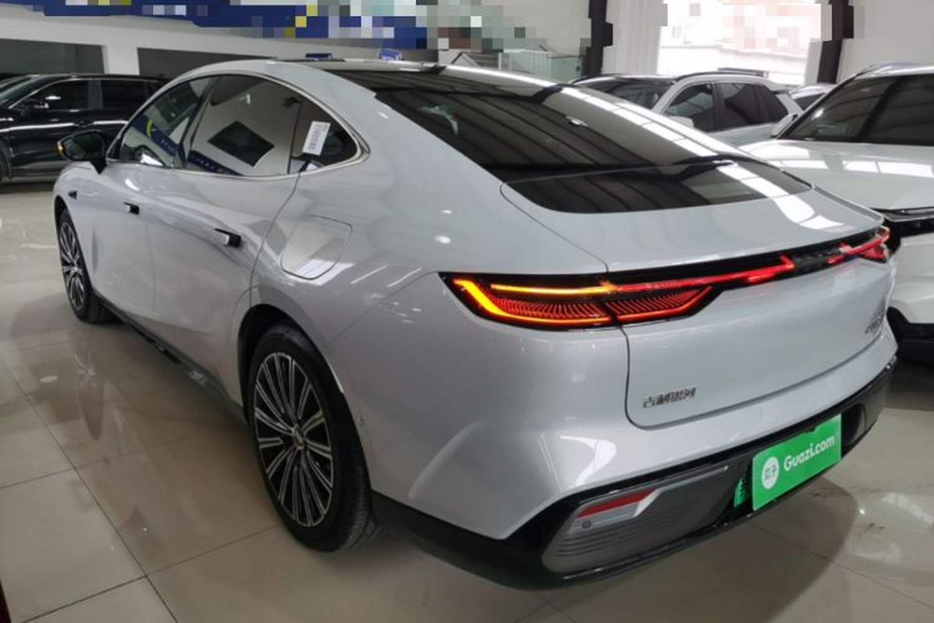 Used Geely Galaxy 8 2025 130km EM-i Flagship Edition Exterior 2
