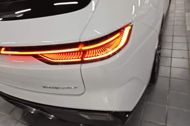 Used Geely Galaxy 8 2025 130km EM-P Starship Edition Exterior 3