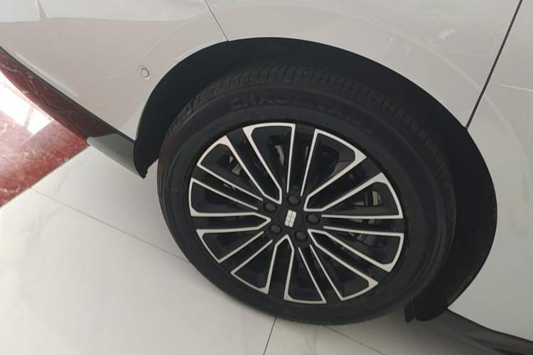 Used Geely Galaxy 8 2025 130km EM-i Deluxe Edition Exterior 5