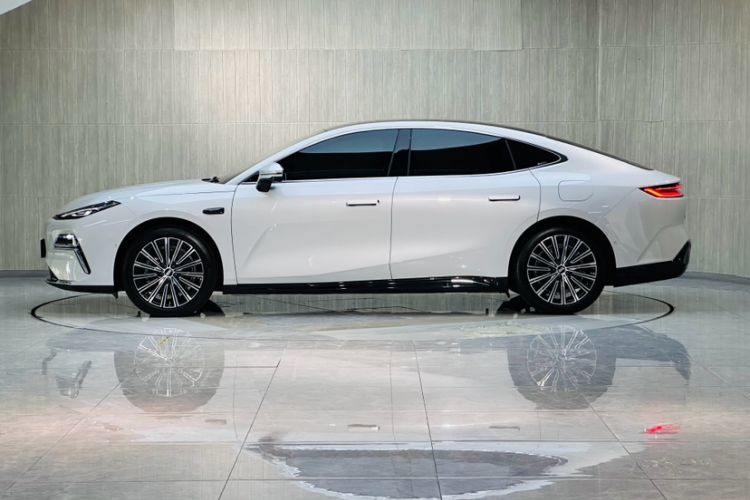 Used Geely Galaxy 8 2025 130km EM-P Exploration Edition Exterior 6