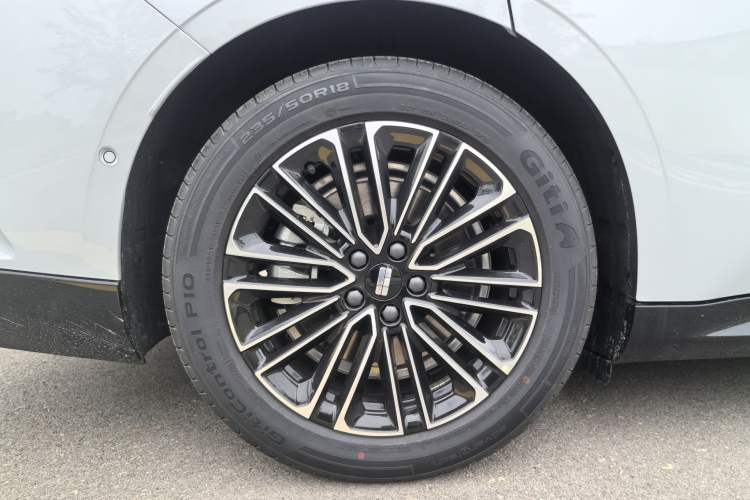 Used Geely Galaxy 8 2025 60km EM-i Luxury Edition Exterior 8