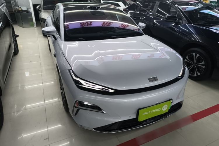 Used Geely Galaxy 8 2025 130km EM-P Starship Edition Front Right 45 Deg