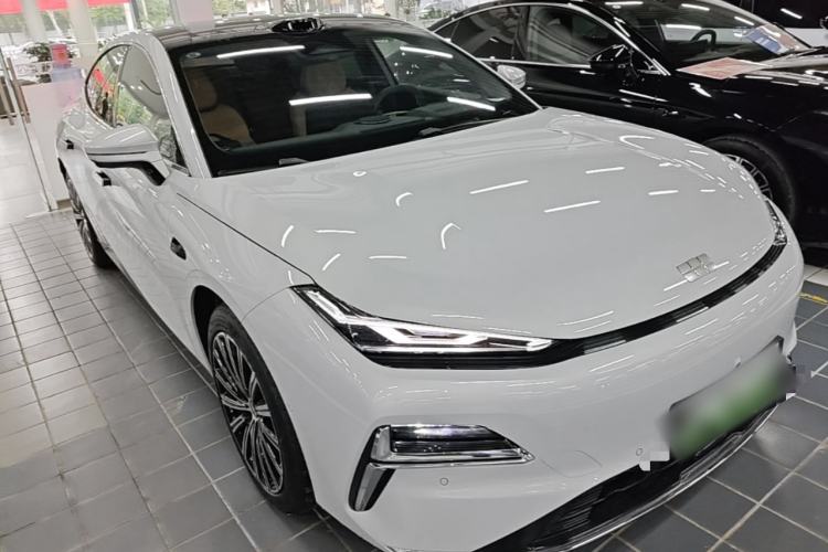 Used Geely Galaxy 8 2025 130km EM-P Starship Edition Front Right 45 Deg