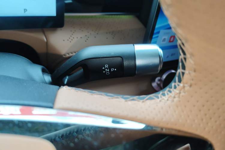 Used Geely Galaxy 8 2025 130km EM-i Flagship Edition Gear Lever