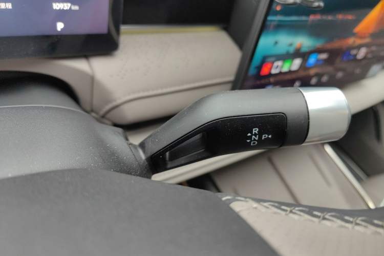 Used Geely Galaxy 8 2025 130km EM-i Deluxe Edition Gear Lever