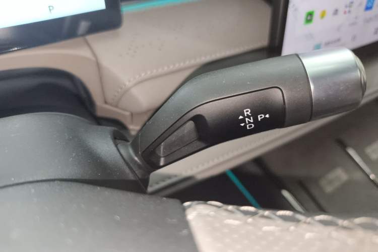 Used Geely Galaxy 8 2025 130km EM-i Flagship Edition Gear Lever