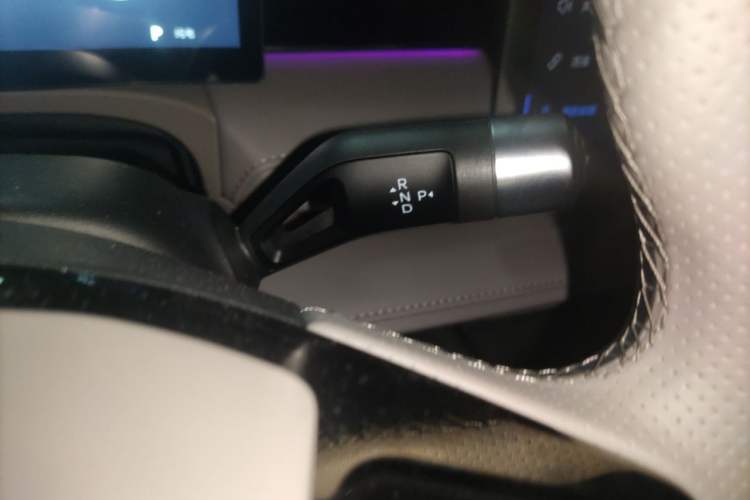 Used Geely Galaxy 8 2025 130km EM-i Prestige Edition Gear Lever
