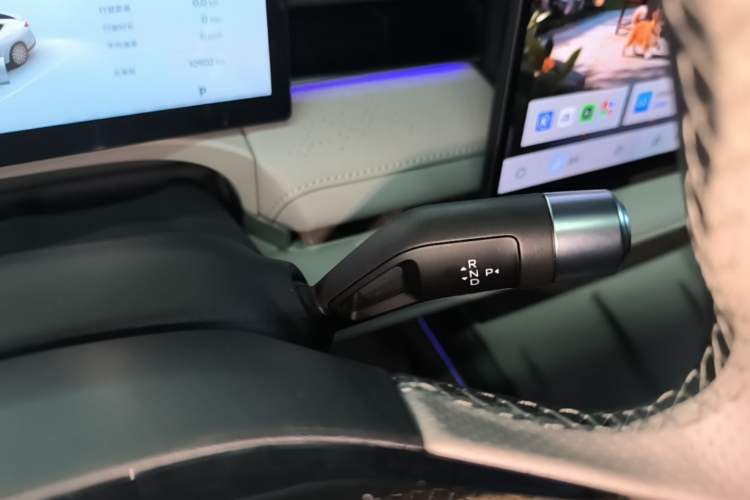 Used Geely Galaxy 8 2025 130km EM-P Starship Edition Gear Lever