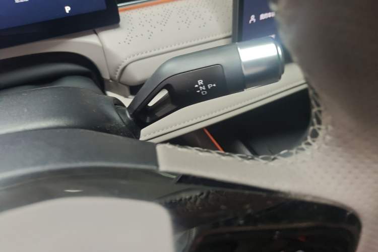 Used Geely Galaxy 8 2025 130km EM-i Deluxe Edition Gear Lever