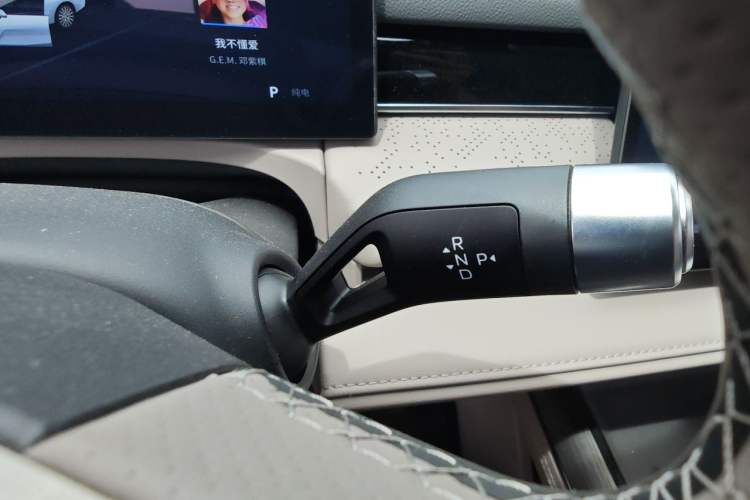 Used Geely Galaxy 8 2025 130km EM-i Prestige Edition Gear Lever