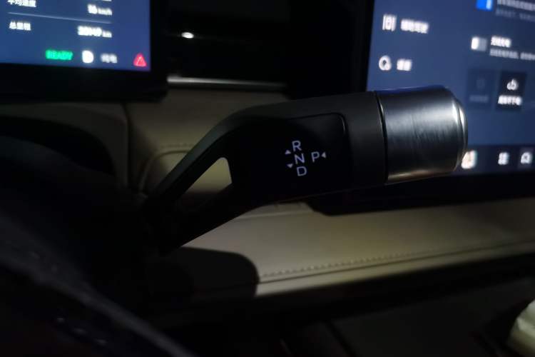 Used Geely Galaxy 8 2025 130km EM-i Deluxe Edition Gear Lever