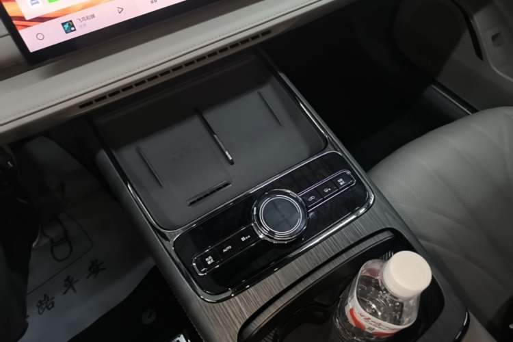 Used Geely Galaxy 8 2025 130km EM-P Starship Edition Gear Lever