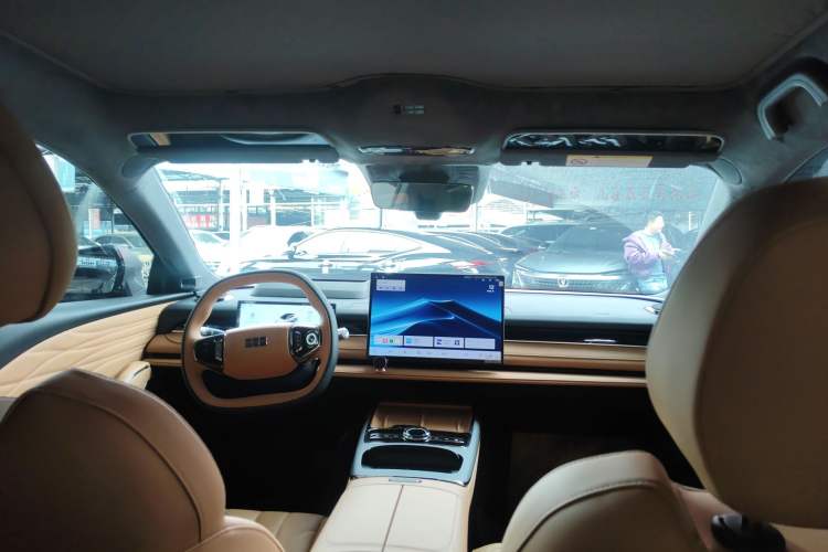 Used Geely Galaxy 8 2025 130km EM-i Flagship Edition Headliner