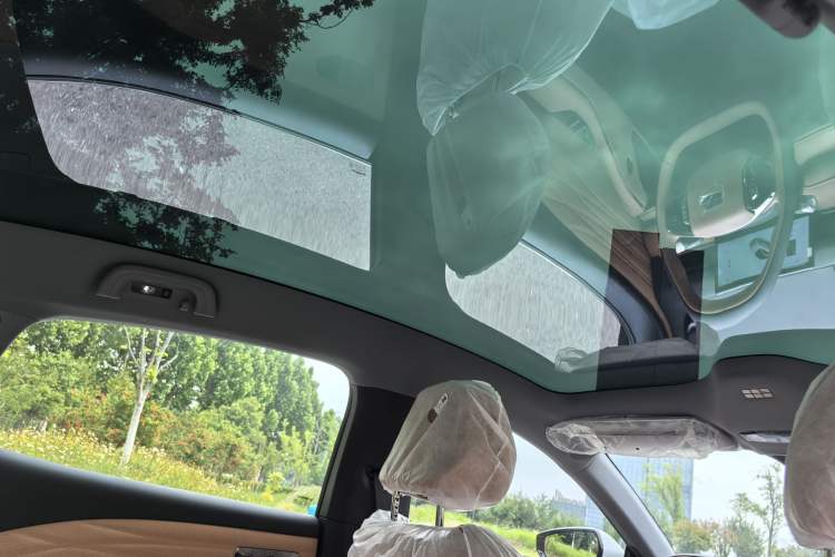 Used Geely Galaxy 8 2025 60km EM-i Luxury Edition Headliner
