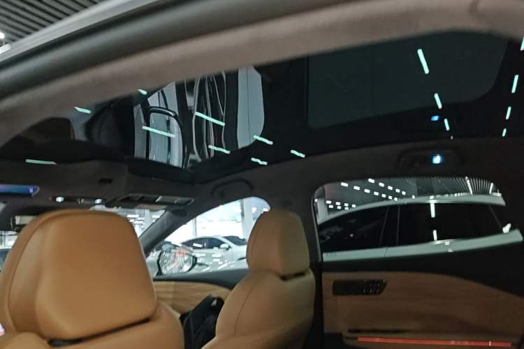 Used Geely Galaxy 8 2025 130km EM-P Starship Edition Headliner