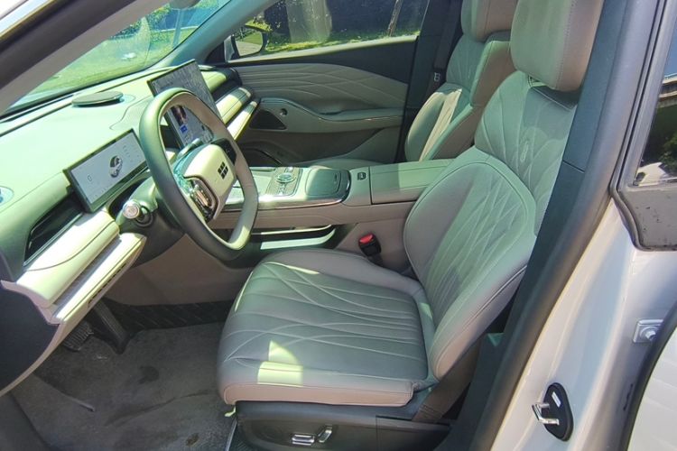 Used Geely Galaxy 8 2025 130km EM-i Prestige Edition Interior 2
